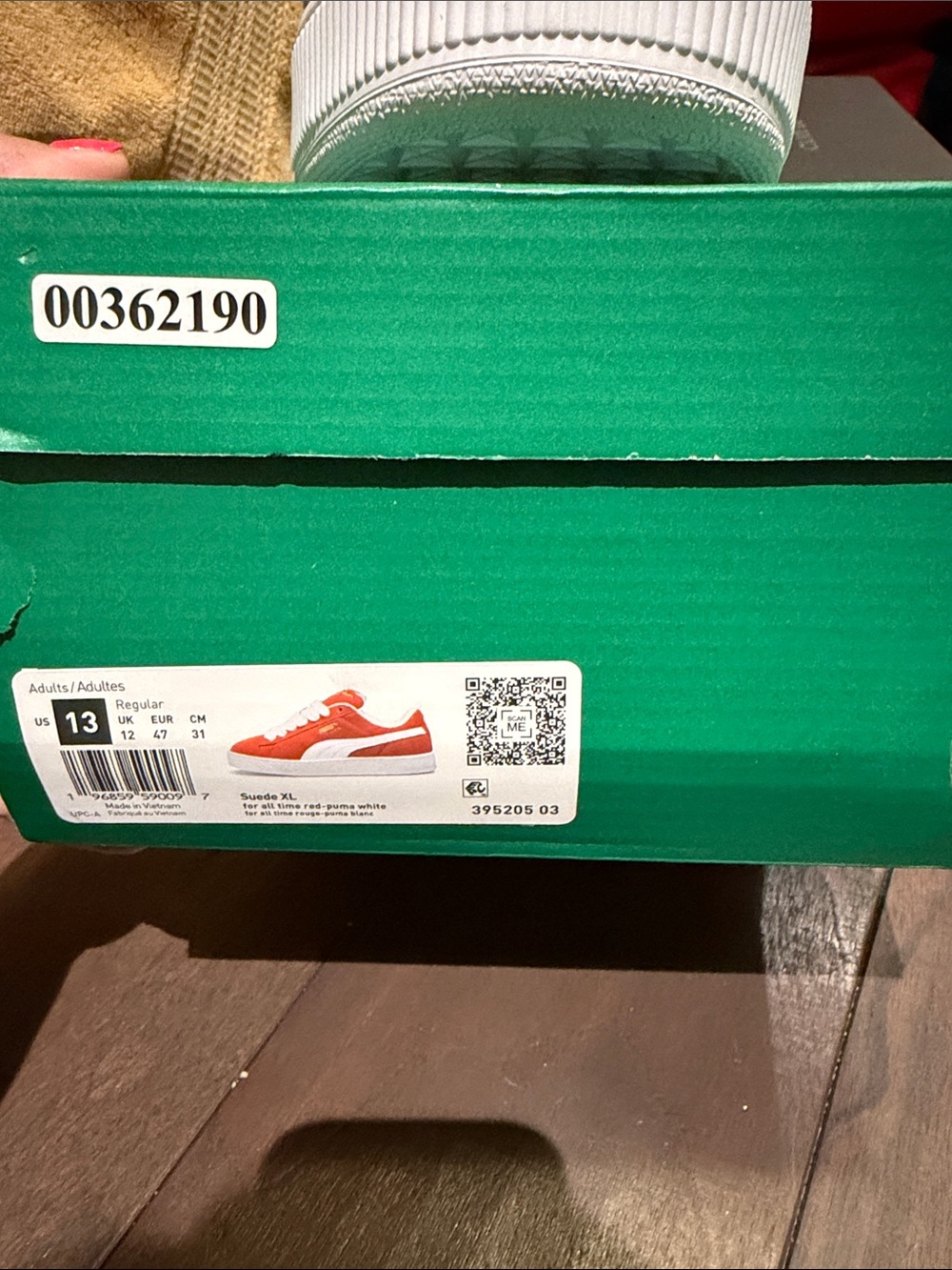 Suede Classic men Puma Shoes in red and white